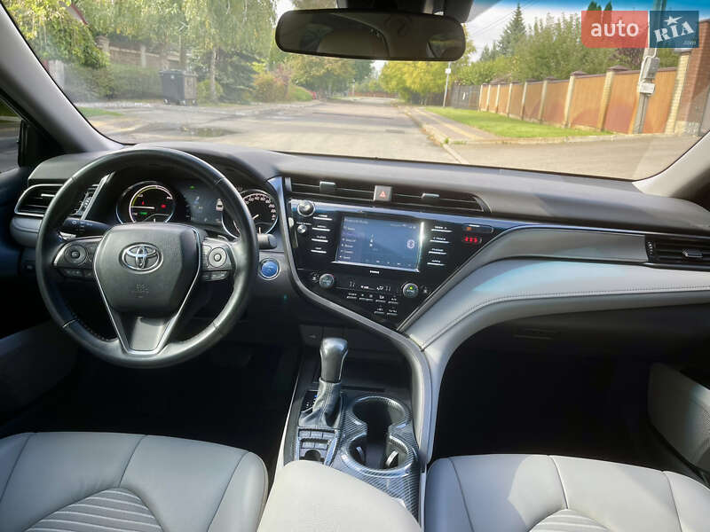 Седан Toyota Camry 2020 в Киеве фото 37 Седан Toyota Camry 2020 в Киеве