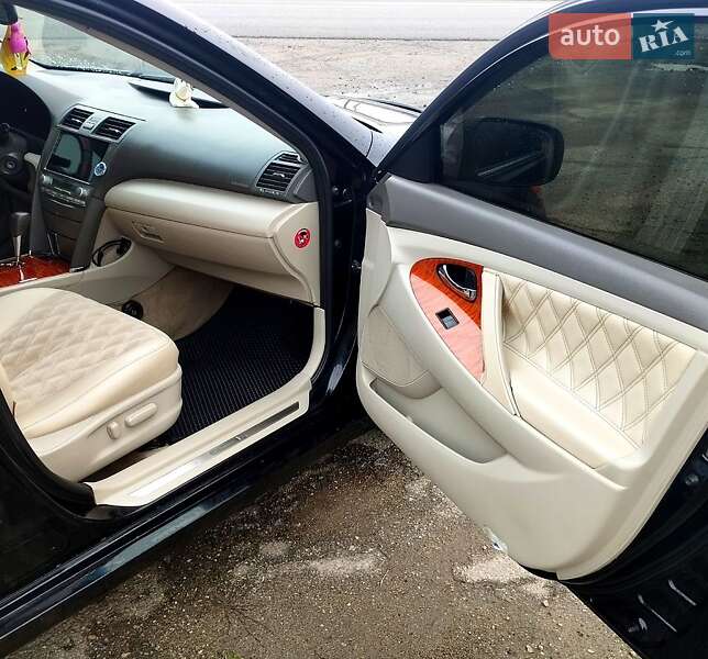 Седан Toyota Camry 2008 в Києві