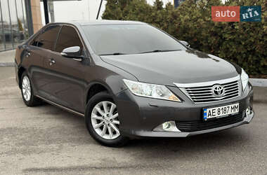 Седан Toyota Camry 2012 в Днепре