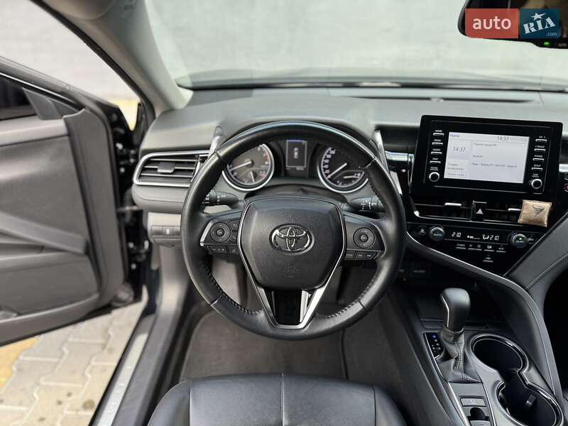 Седан Toyota Camry 2021 в Житомире