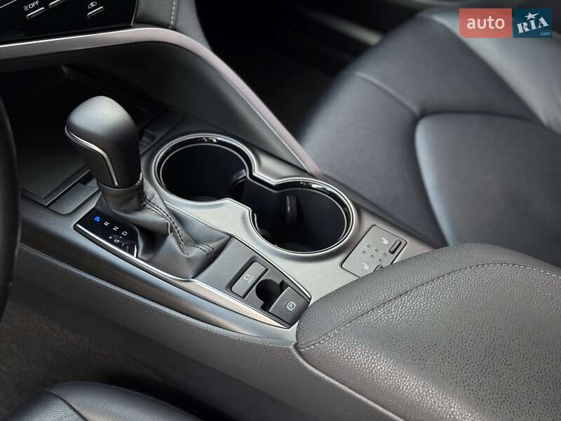 Седан Toyota Camry 2021 в Житомире