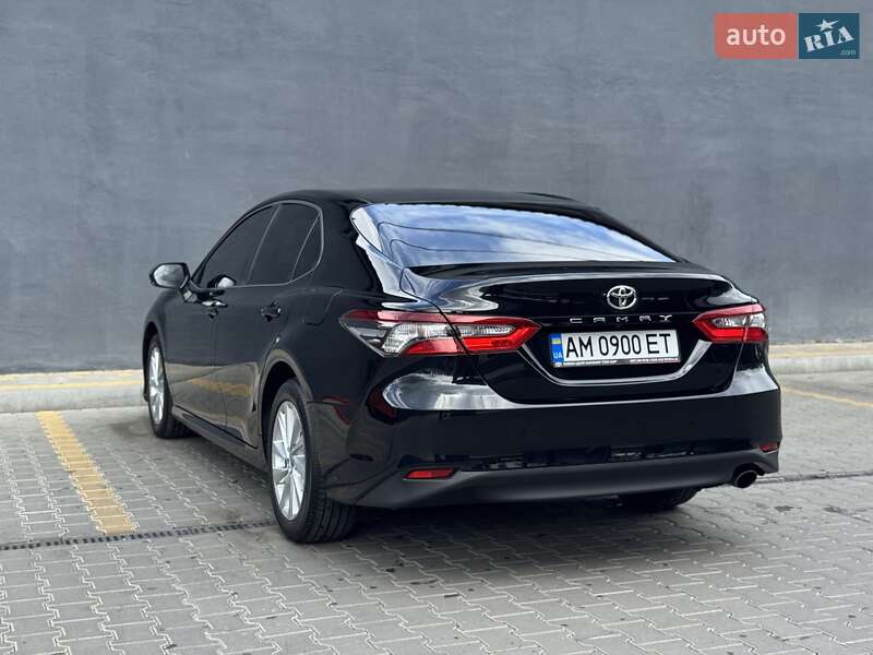 Седан Toyota Camry 2021 в Житомире