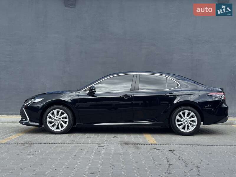 Седан Toyota Camry 2021 в Житомире