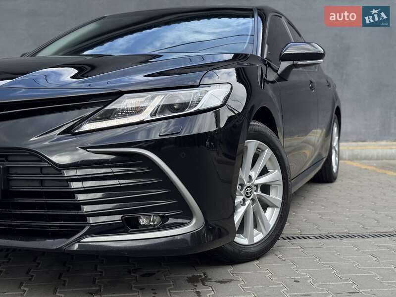 Седан Toyota Camry 2021 в Житомире