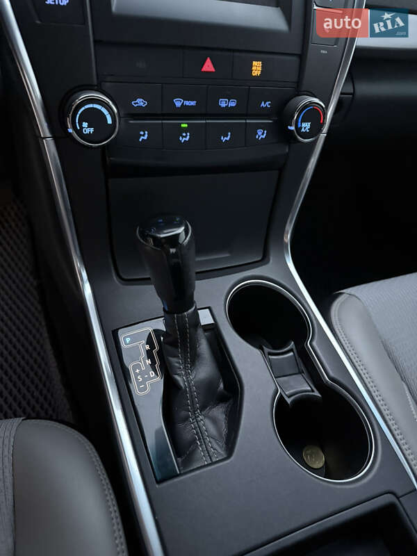 Седан Toyota Camry 2016 в Броварах