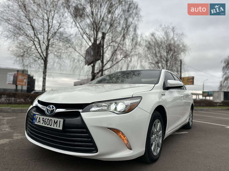 Седан Toyota Camry 2015 в Киеве