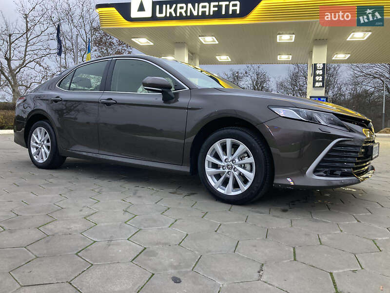 Седан Toyota Camry 2023 в Одессе