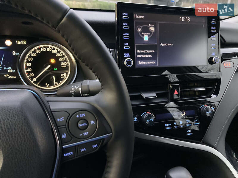 Седан Toyota Camry 2023 в Одессе