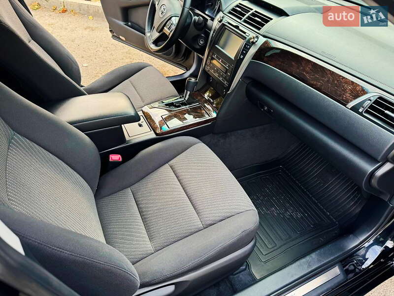 Седан Toyota Camry 2015 в Харькове