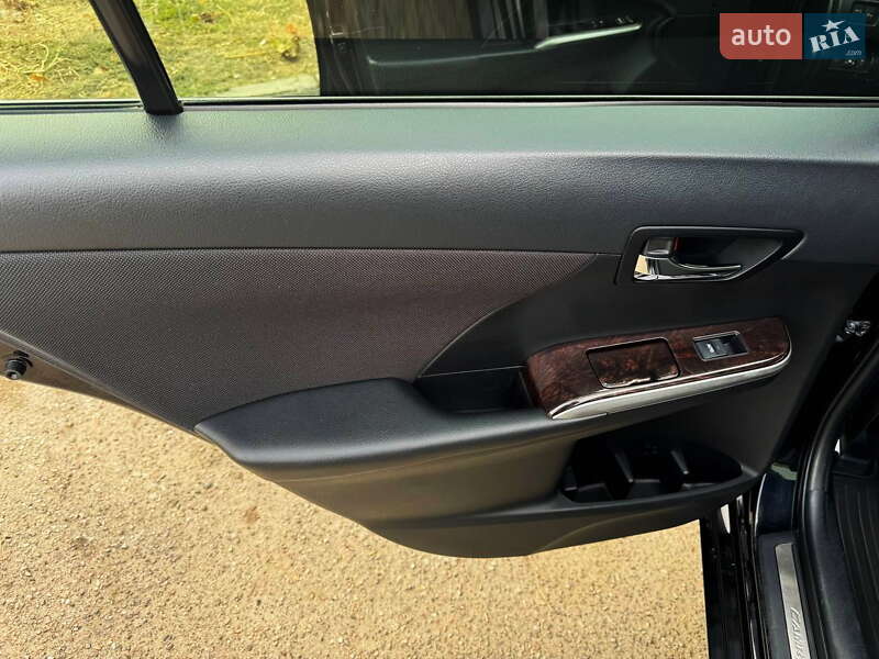 Седан Toyota Camry 2015 в Харькове