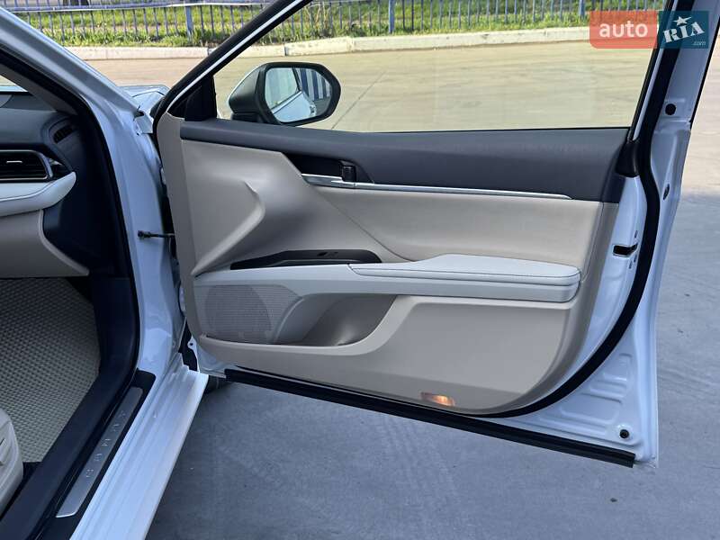 Седан Toyota Camry 2021 в Одесі