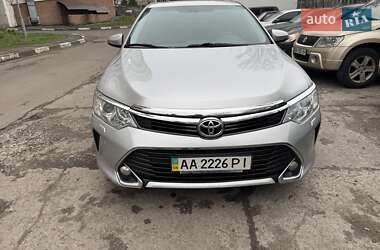 Седан Toyota Camry 2017 в Києві