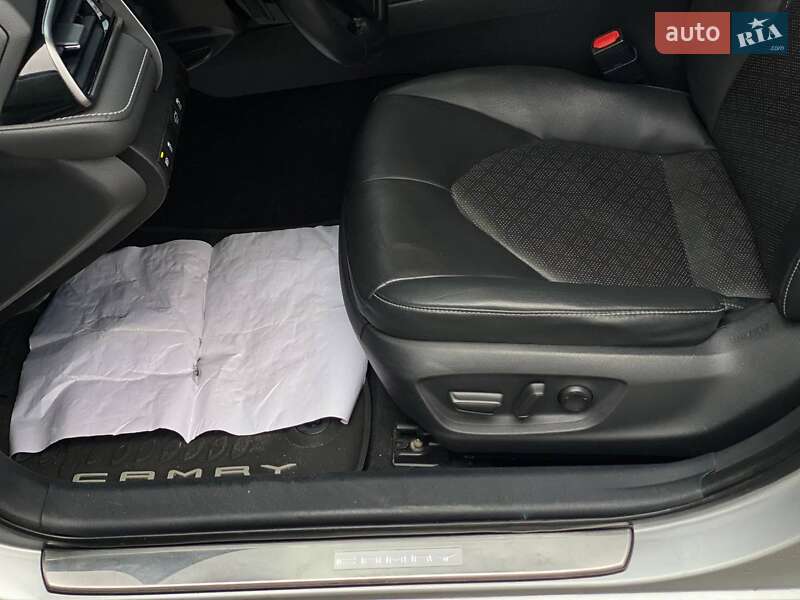 Седан Toyota Camry 2020 в Киеве фото 25 Седан Toyota Camry 2020 в Киеве