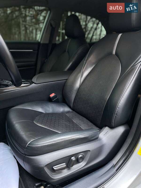 Седан Toyota Camry 2020 в Киеве фото 31 Седан Toyota Camry 2020 в Киеве