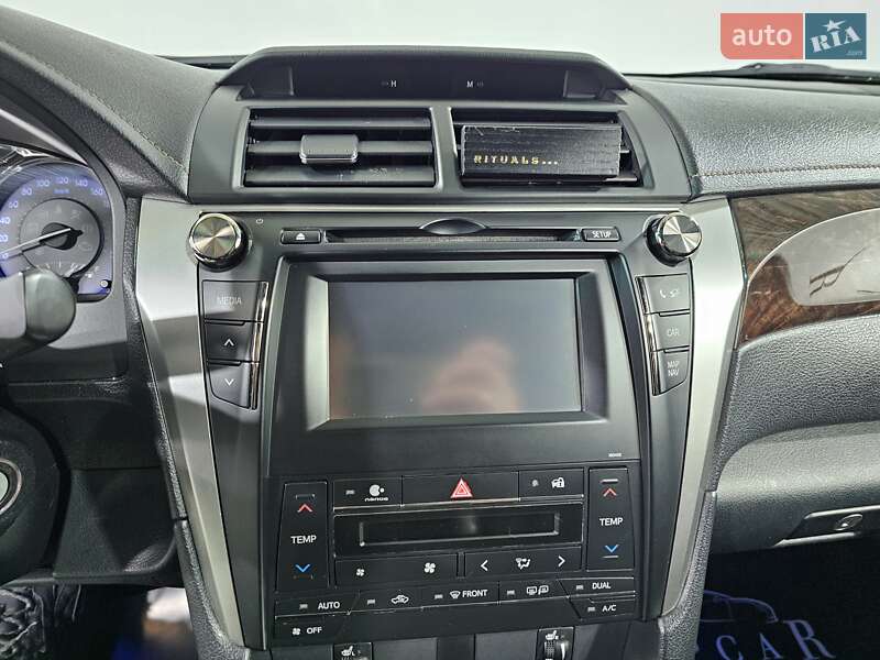 Седан Toyota Camry 2015 в Киеве фото 29 Седан Toyota Camry 2015 в Киеве