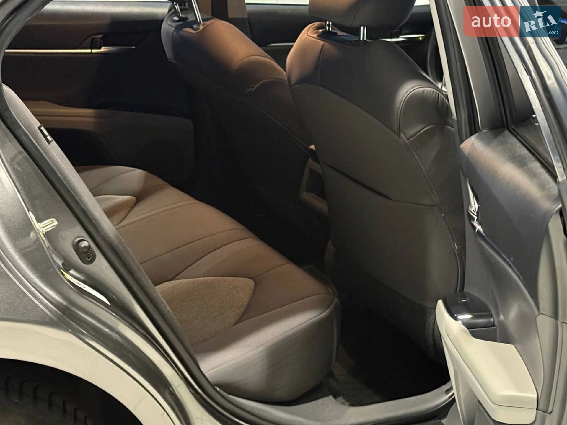 2018 Toyota Camry - мініатюра 19