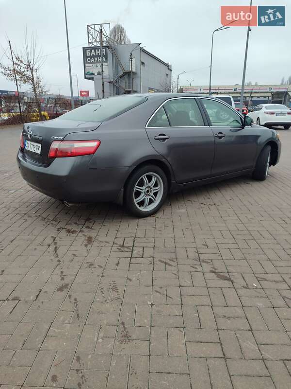 Седан Toyota Camry 2011 в Києві