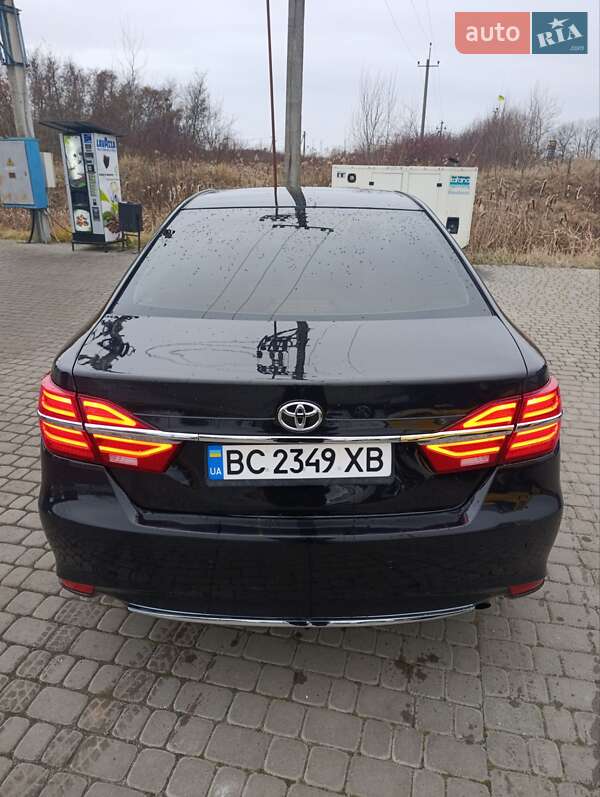 Седан Toyota Camry 2015 в Львове