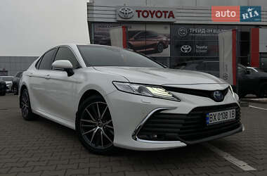Седан Toyota Camry 2022 в Хмельницькому