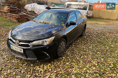Седан Toyota Camry 2015 в Дніпрі
