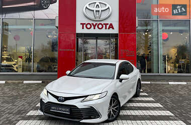 Седан Toyota Camry 2021 в Запоріжжі
