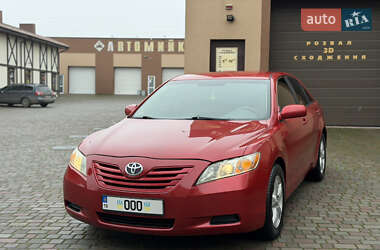 Седан Toyota Camry 2008 в Ровно