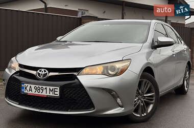 Седан Toyota Camry 2016 в Вышгороде