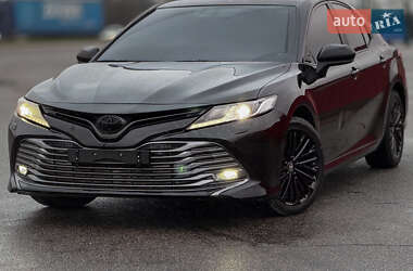 Седан Toyota Camry 2020 в Киеве