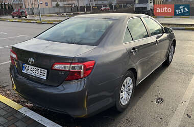 Седан Toyota Camry 2013 в Києві
