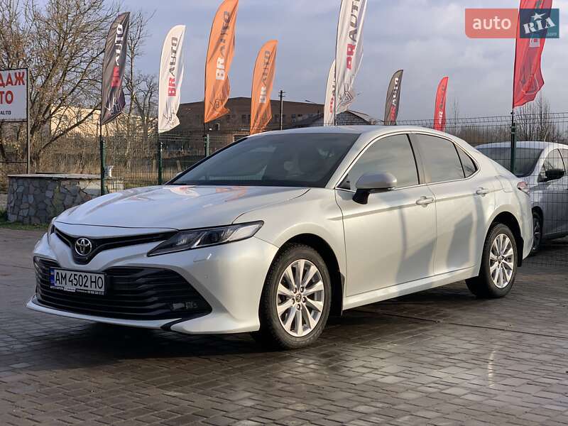 Toyota Camry 2019