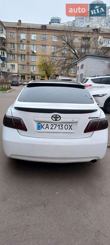 Седан Toyota Camry 2006 в Києві