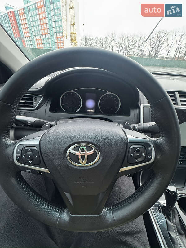 Седан Toyota Camry 2014 в Чернігові