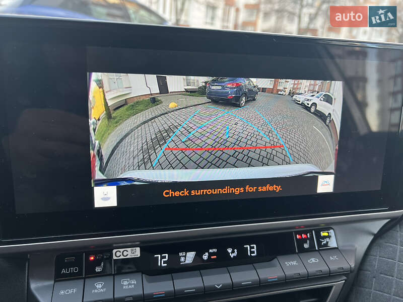 Седан Toyota Camry 2024 в Ивано-Франковске