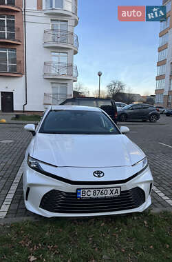 Седан Toyota Camry 2024 в Ивано-Франковске