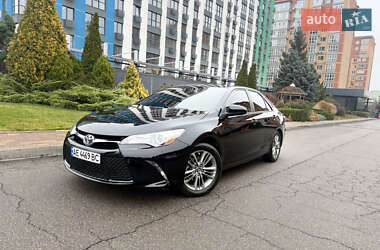 Седан Toyota Camry 2017 в Днепре