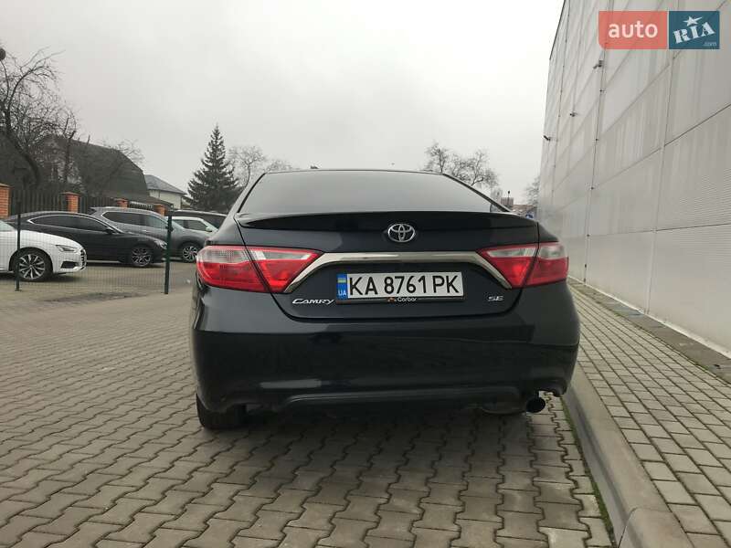 Седан Toyota Camry 2015 в Києві