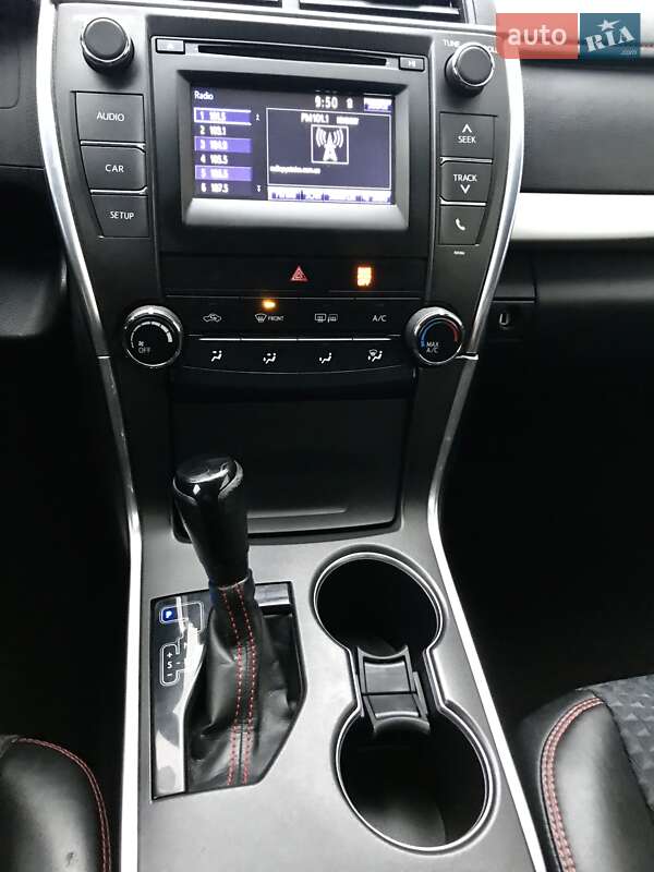 Седан Toyota Camry 2015 в Києві