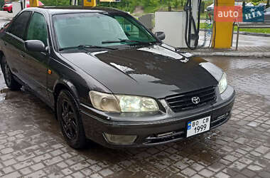 Седан Toyota Camry 2000 в Тернополе