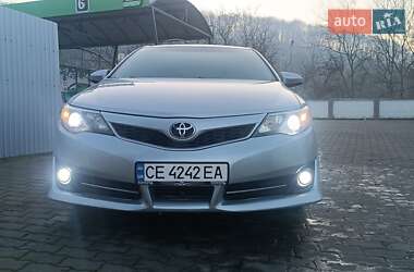 Седан Toyota Camry 2014 в Чернівцях