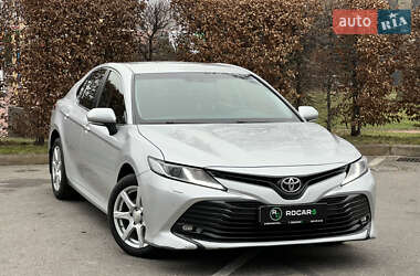Седан Toyota Camry 2018 в Киеве