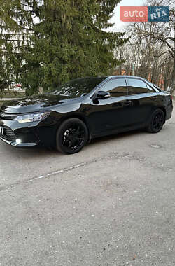 Седан Toyota Camry 2015 в Краснограде