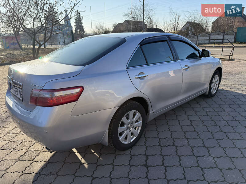 Седан Toyota Camry 2010 в Бердичеві