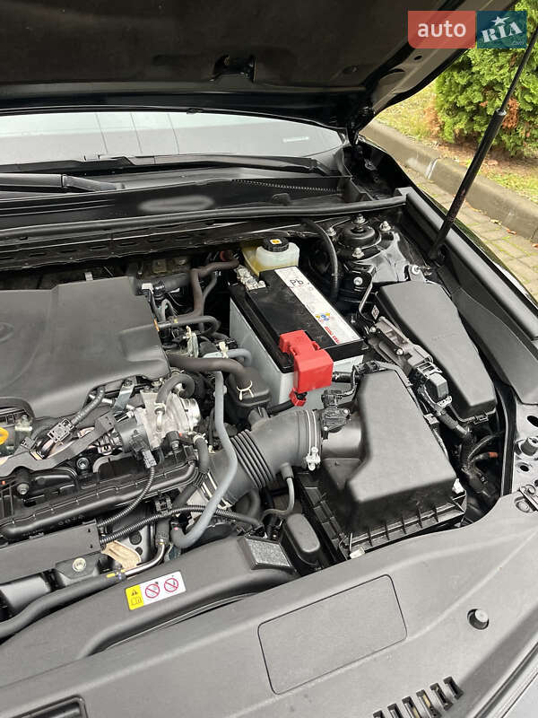Седан Toyota Camry 2022 в Киеве