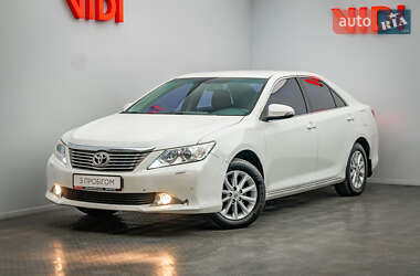 Седан Toyota Camry 2014 в Киеве