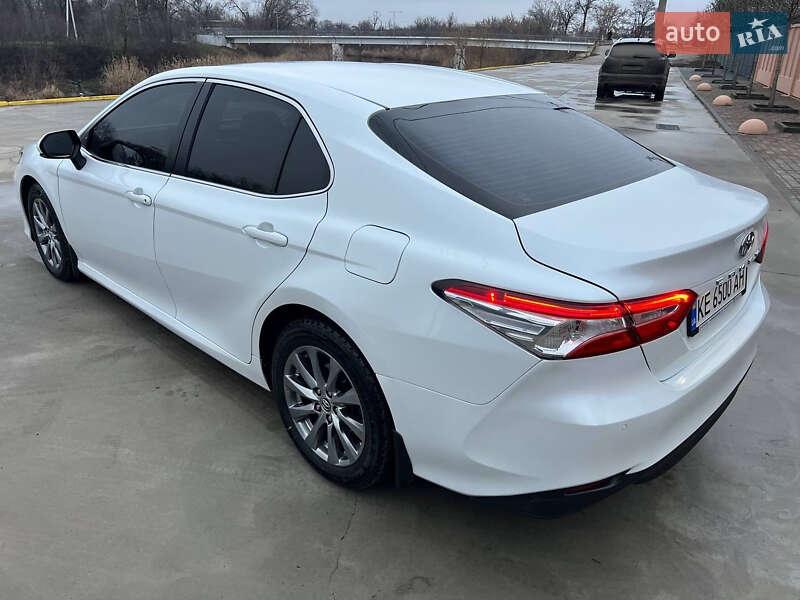 Седан Toyota Camry 2018 в Павлограде
