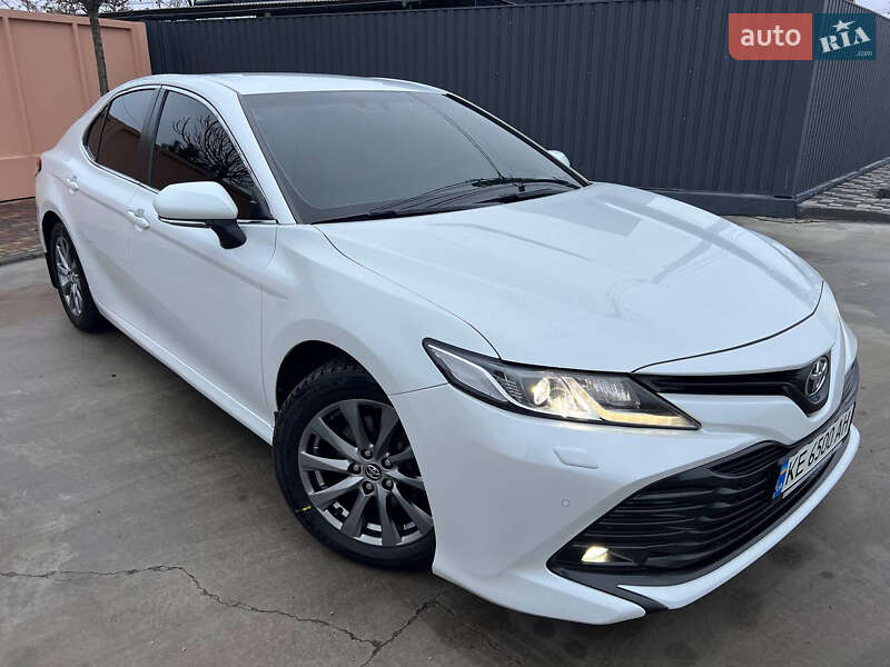 Седан Toyota Camry 2018 в Павлограде