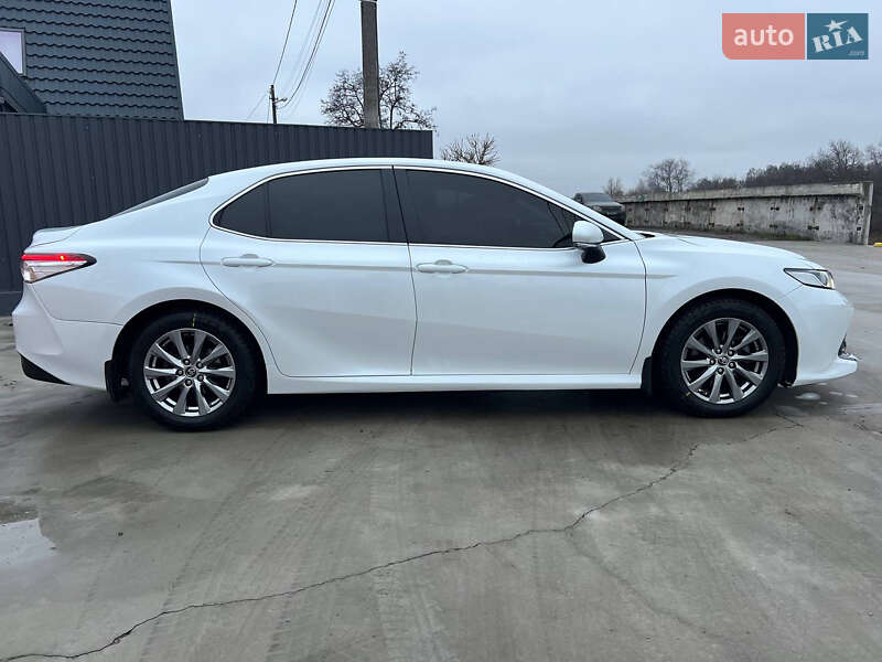 Седан Toyota Camry 2018 в Павлограде