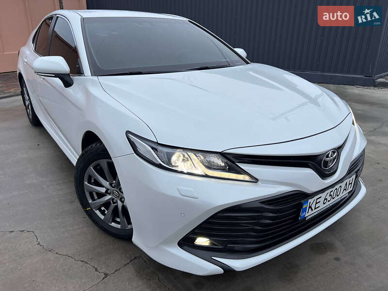 Седан Toyota Camry 2018 в Павлограде
