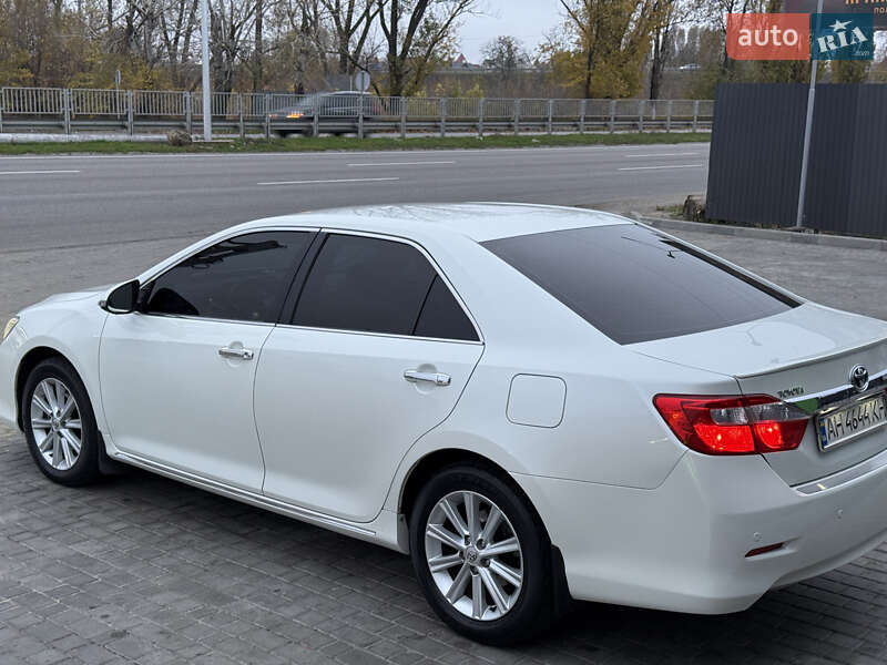 Седан Toyota Camry 2012 в Дніпрі