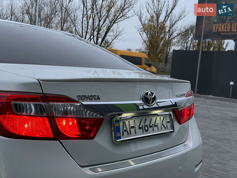 Седан Toyota Camry 2012 в Дніпрі